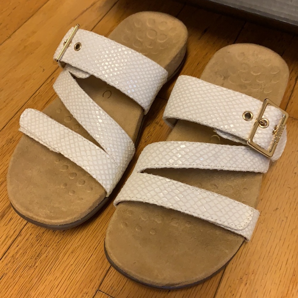 Vionic Rest Skylar White Snake Sz 7 - Nib - image 4